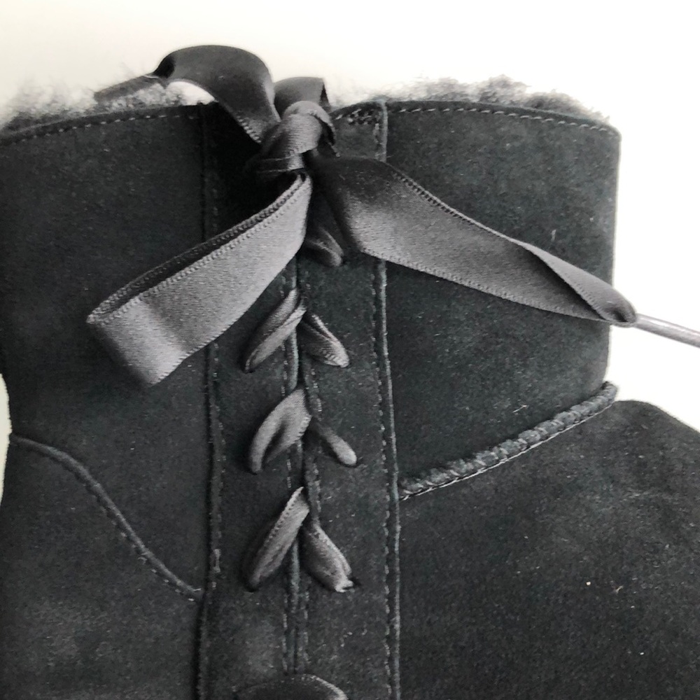 Sold UGG Classic Lace-Up mini Boot, size 7, NIB - Picture 5 of 15